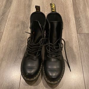 Womens Doc Martens 1460 boots